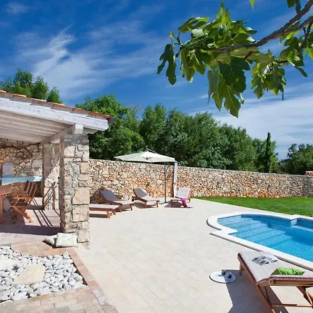 Charming Bea With Private Pool And Volleyball Villa Koromačno