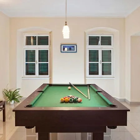 Charming Bea With Private Pool And Volleyball