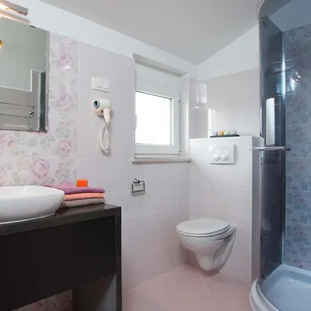 Villa Charming Bea With Private Pool And Volleyball