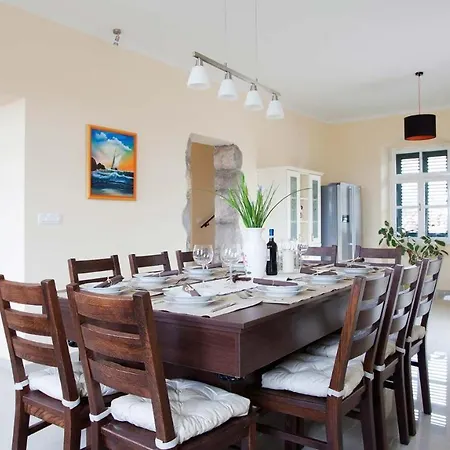 Villa Charming Bea With Private Pool And Volleyball *