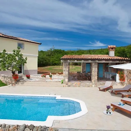 Charming Bea With Private Pool And Volleyball * Koromačno