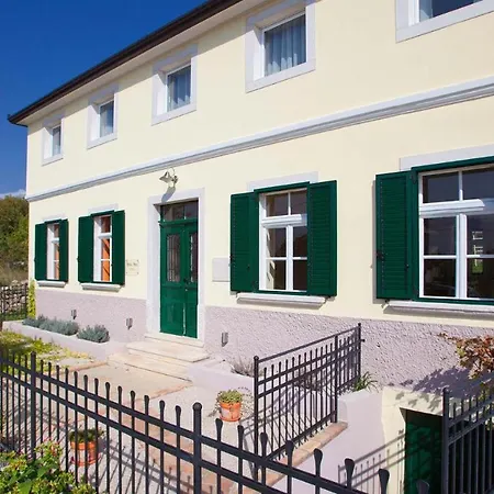 Charming Bea With Private Pool And Volleyball וילה Koromačno